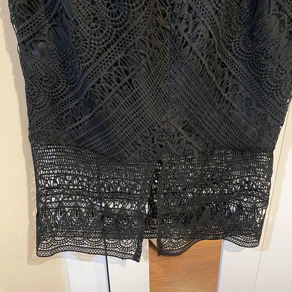 City Chic Black Cold-Shoulder Lace Midi Dress - Picture 9 of 10